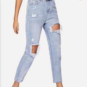 ⭐️Ripped high waisted Mom jeans ankle length⭐️